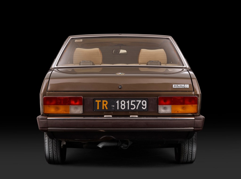 Alfa Alfetta quadrifoglio oro-