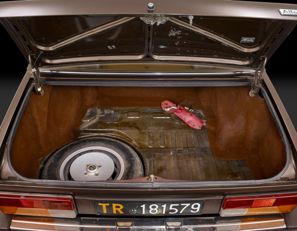 Alfa Alfetta quadrifoglio oro-