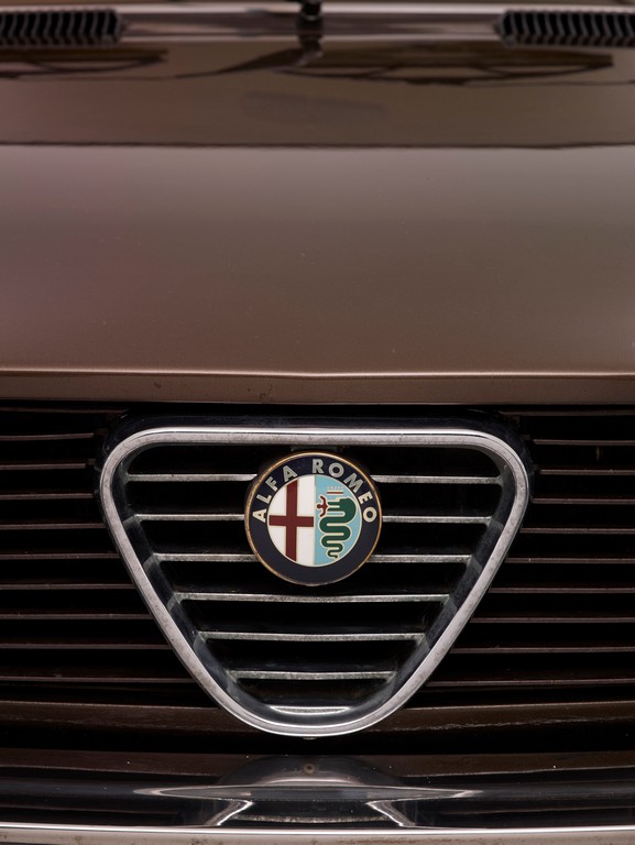 Alfa Alfetta quadrifoglio oro-